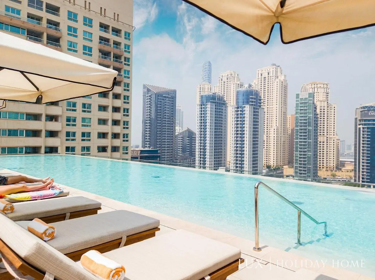 Lux The Vida Marina Residence 2 Dubai Apartment